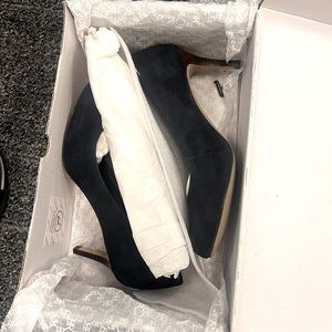 New Banana Republic Jaden Heels - Size 6